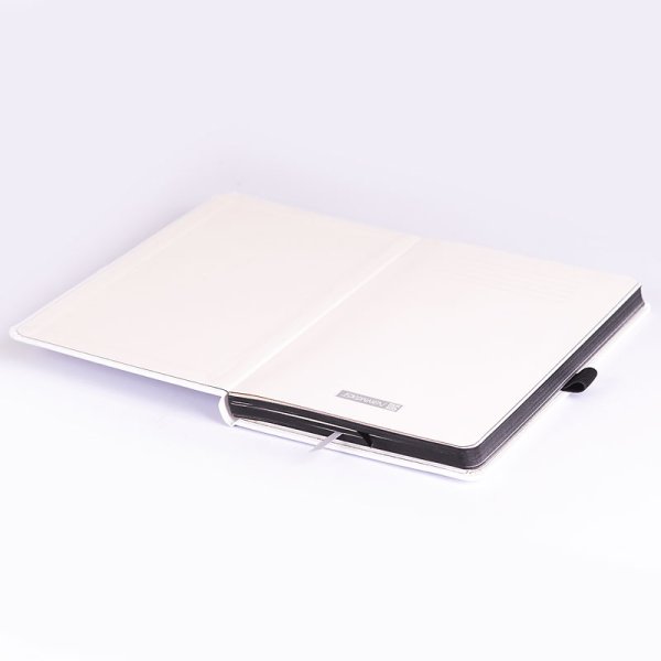 Книга записна Компаньйон А5, біла, клітинка