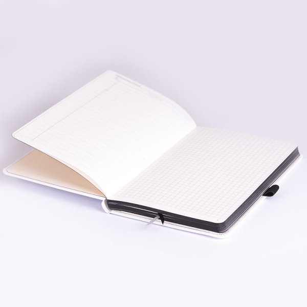 Книга записна Компаньйон А5, біла, клітинка